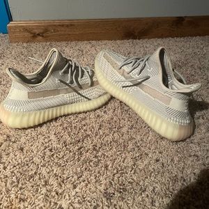 YEEZY BOOST 350 V2
